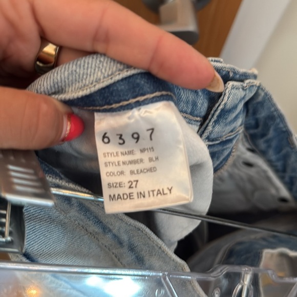 NWOT 6397 LIGHT WASH CROPPED JEANS, SIZE 27 - Picture 4 of 5
